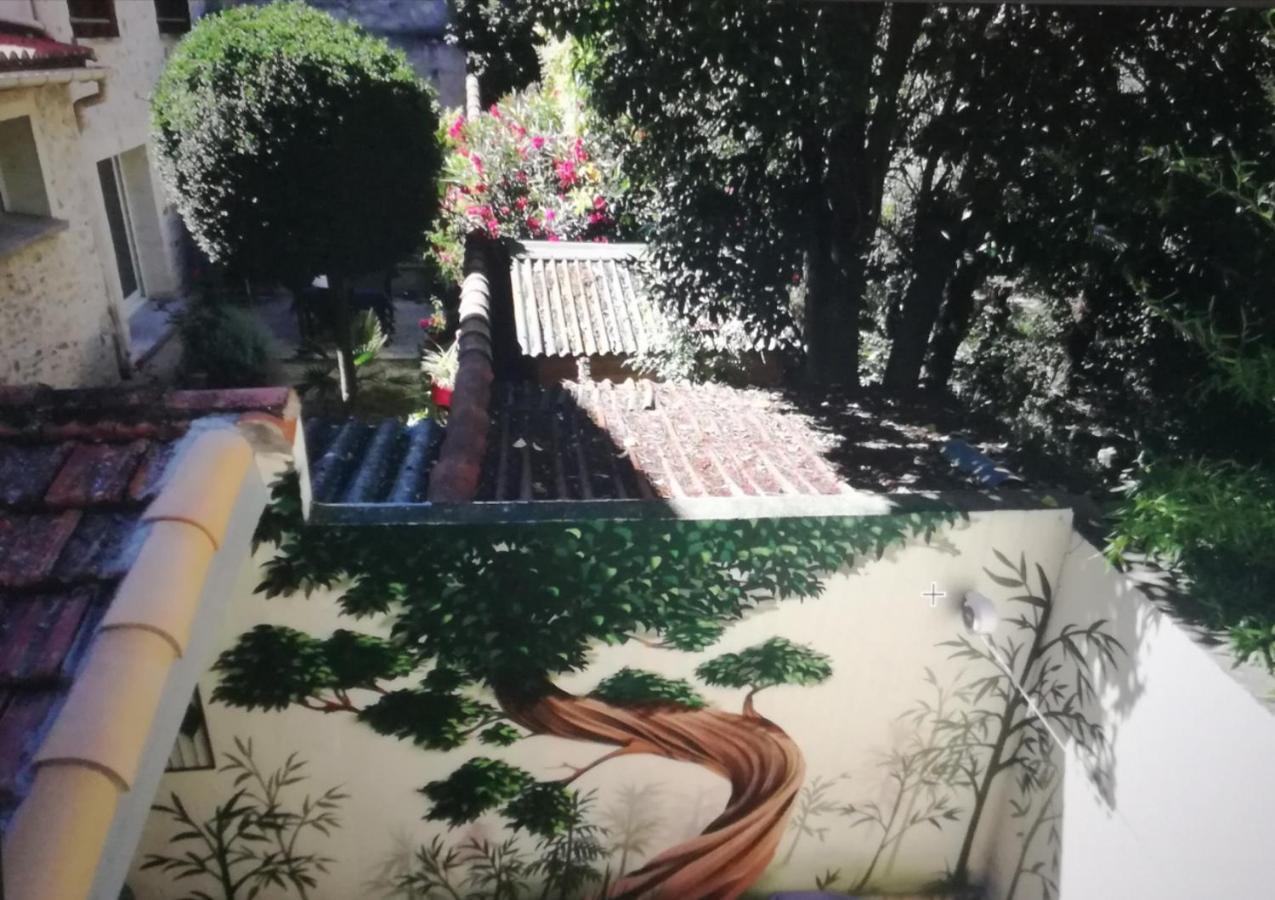 Suite Oisivete Avec Terrasse Vue Sur Patio Et Clim Montpellier Bagian luar foto