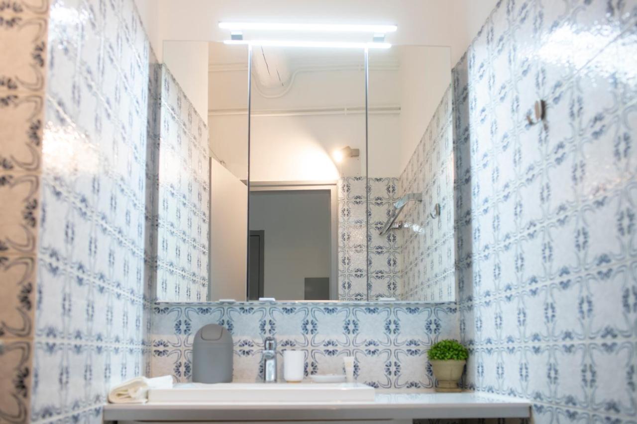 Suite Oisivete Avec Terrasse Vue Sur Patio Et Clim Montpellier Bagian luar foto